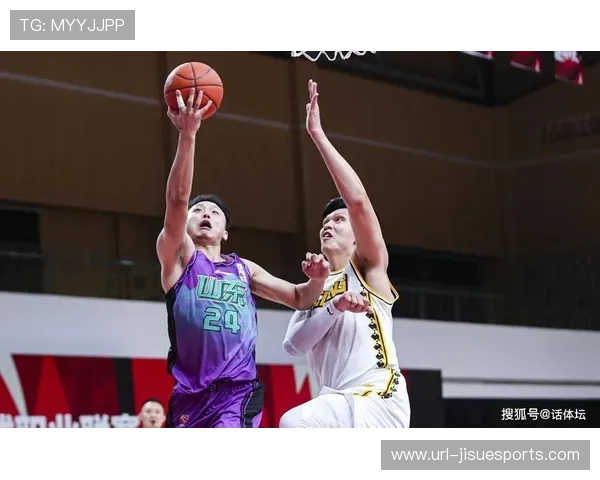 周其默关键上篮反超：新余工BA逆转战，19号球员赛后采访